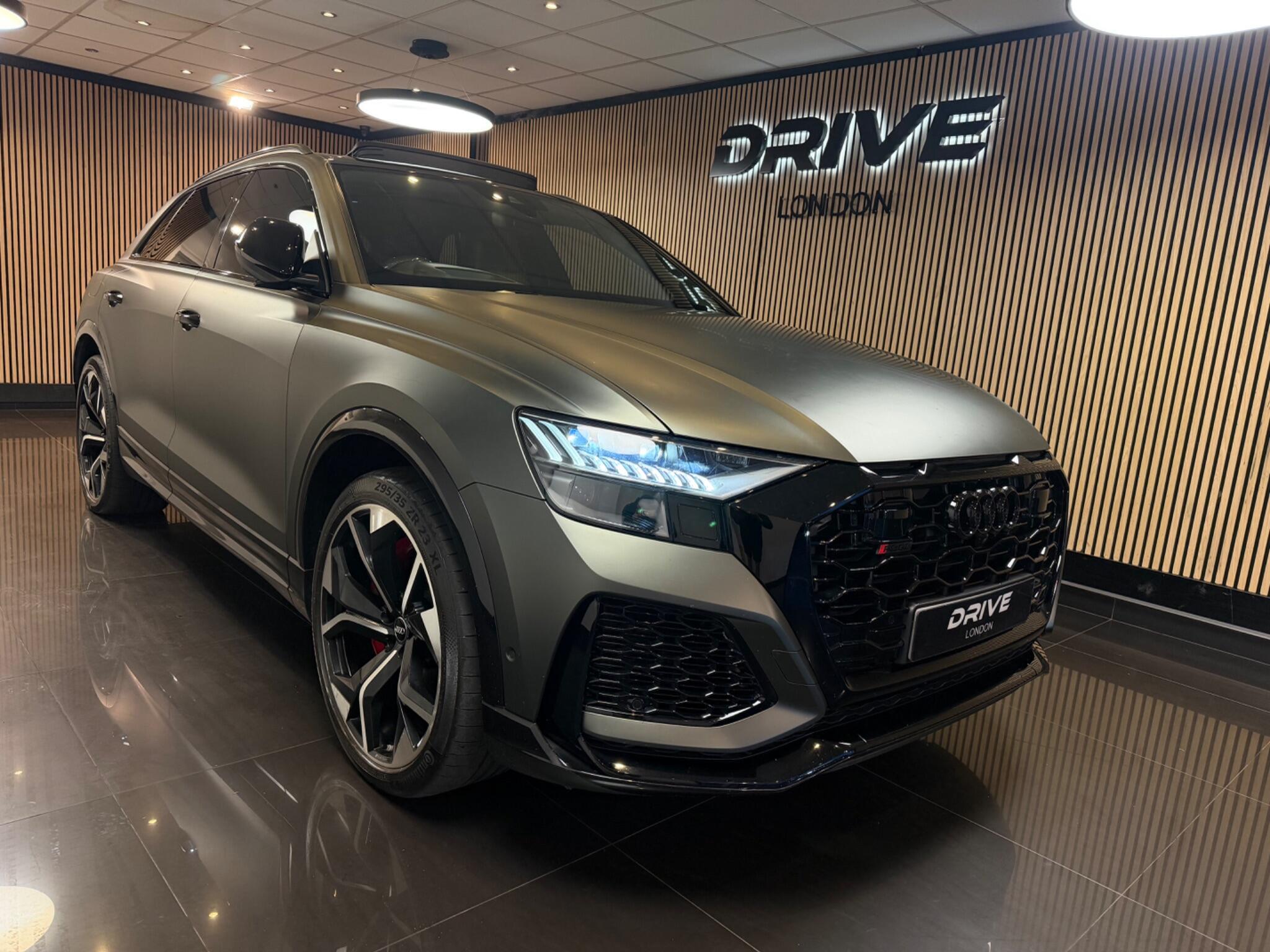 Audi RSQ8